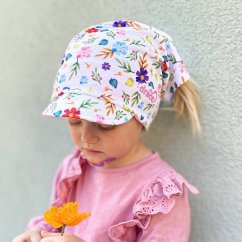 Funkční lehoučký šátek Emily kšilt na jaro a léto - vzor 34 - bílé kytky