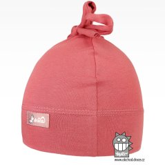 Bavlněná kojenecká čepice Uzlík - vzor 04 - korálová