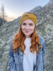Čelenka pletená Twist - vzor 10 - hořčicová